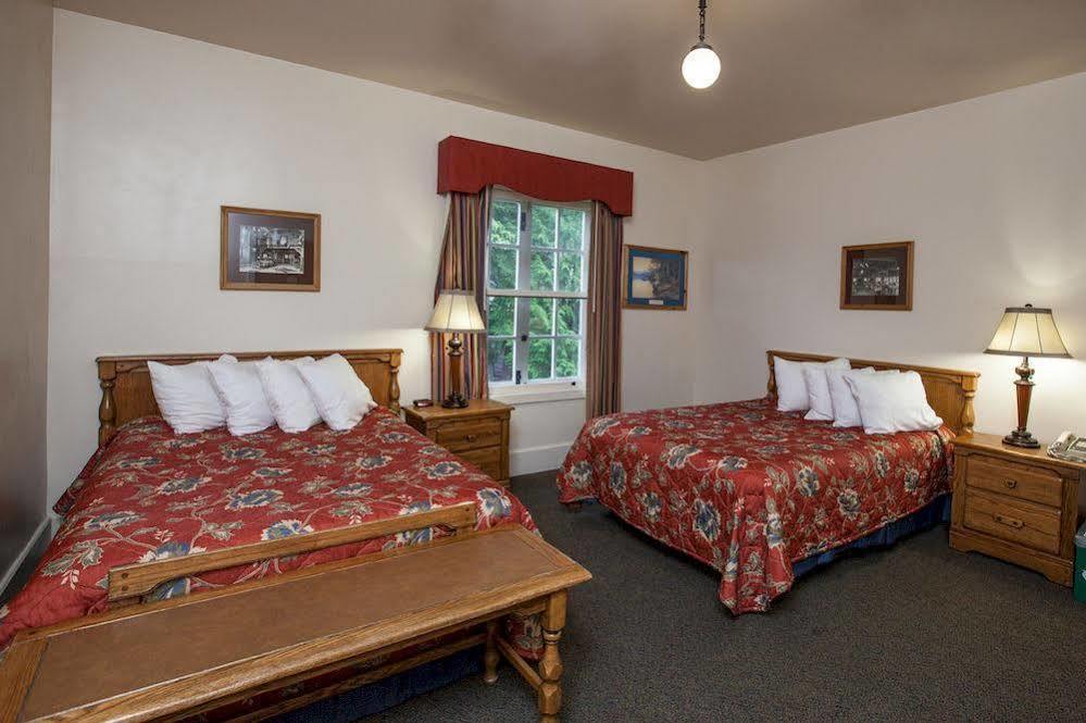 Motel Lake Mcdonald เวสต์กลาเซียร์ ภายนอก รูปภาพ